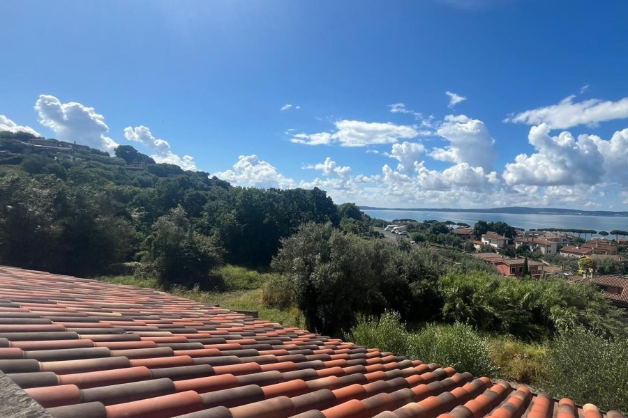 Abitativo - Villa Bi In Vendita, Trevignano Romano > adiacente centro