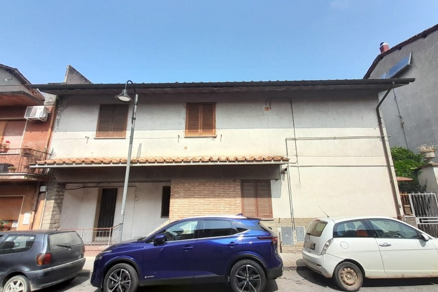 Abitativo - Appartamento In Vendita, Manziana