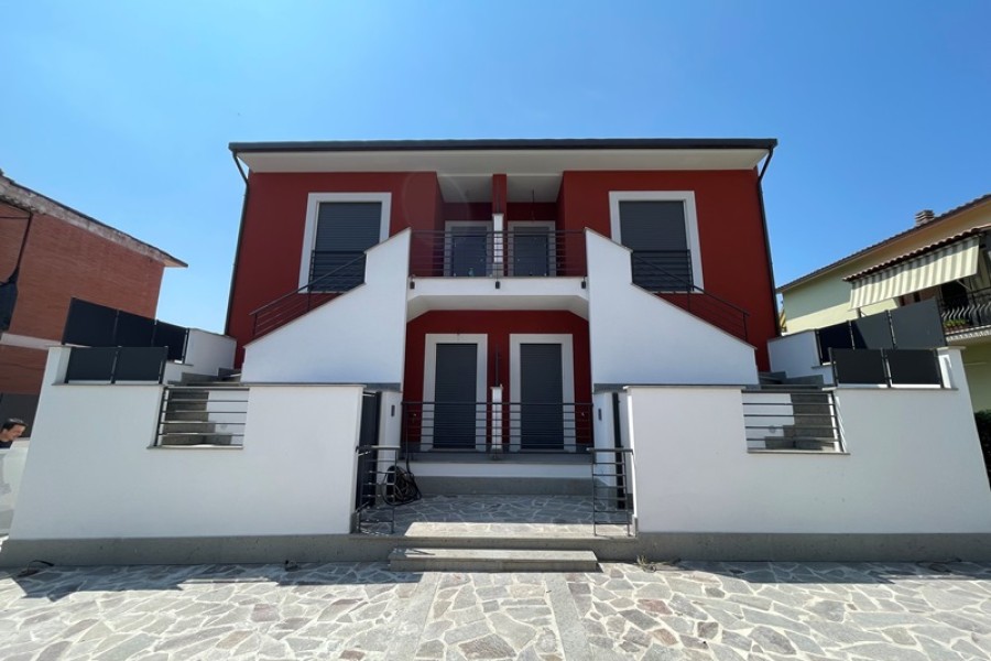 Abitativo - Appartamento In Vendita, Roma > Osteria Nuova (RM)