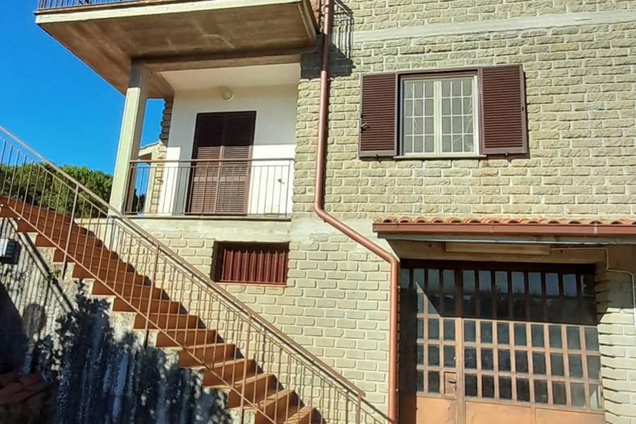 Abitativo - Villa Bi In Locazione, Bracciano > Vigna di Valle [SS.FF.]