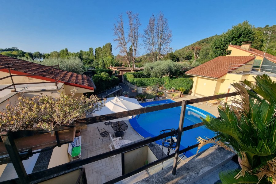 Abitativo - Villa uni In Vendita, Trevignano Romano > adiacente centro