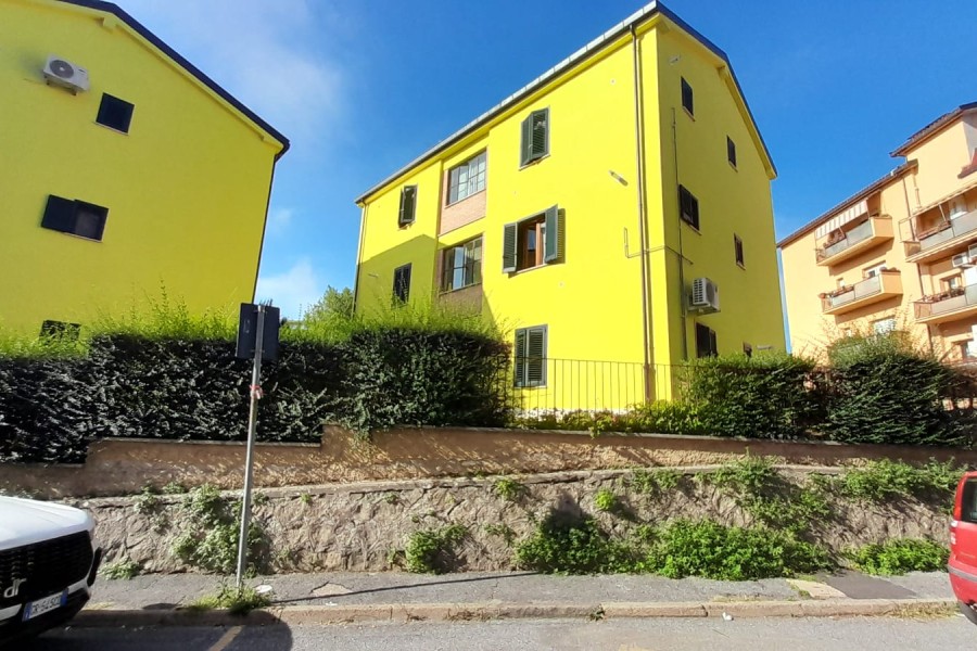 Abitativo - Appartamento In Vendita, Bracciano > Bracciano Centro