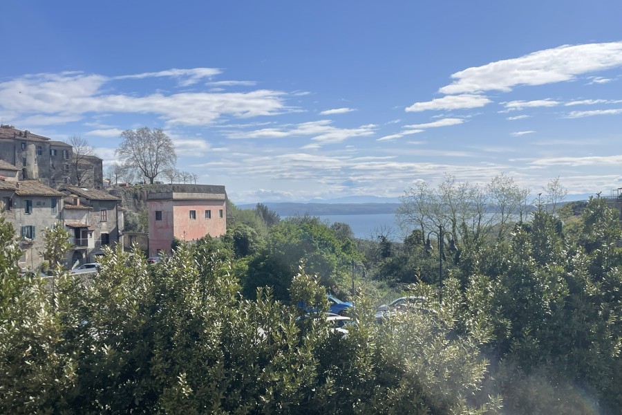 Abitativo - Appartamento In Vendita, Bracciano > Bracciano Centro