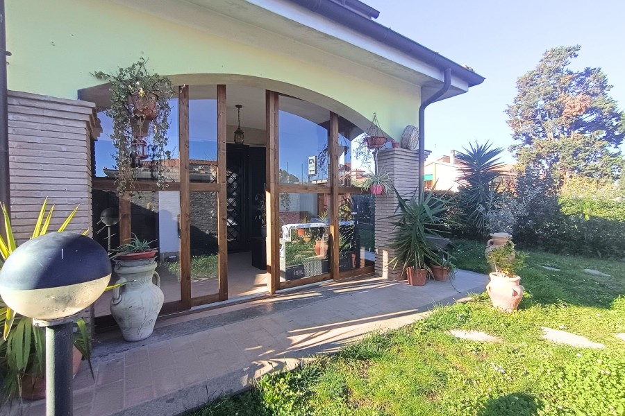 Abitativo - Villa Bi In Vendita, Anguillara Sabazia > Centro